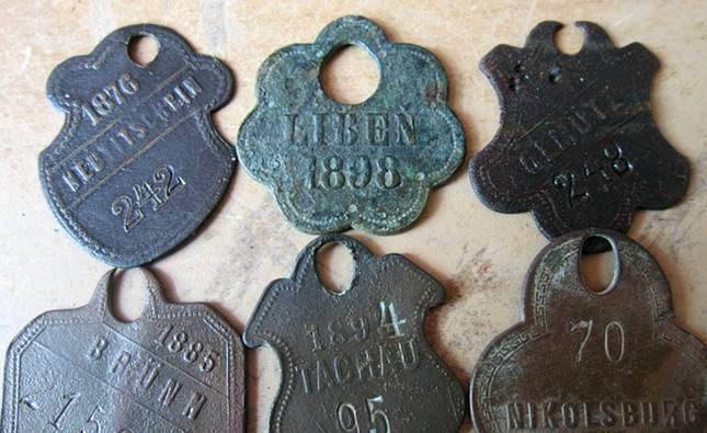 unusual-finds-dog-tokens-06