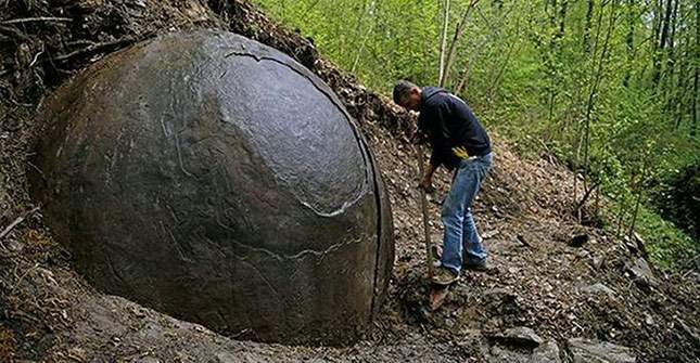 giant-sphere-amazing-finds-02