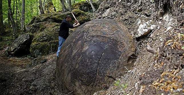 giant-sphere-amazing-finds-04