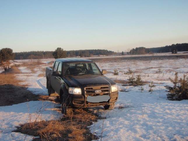 a-car-found-with-metal-detector-01