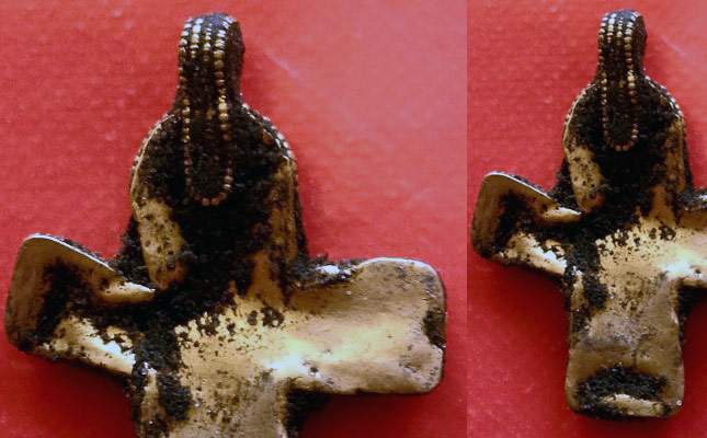 viking-age-gold-crucifix-a-super-rare-find-03