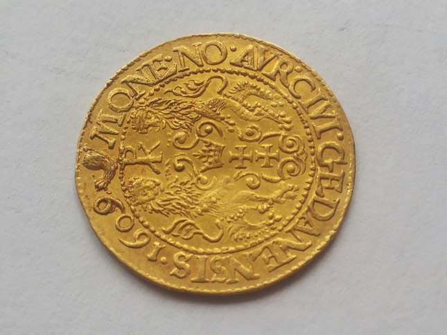 gold-ducat-1609-ordinary-diggers-amazing-find-6