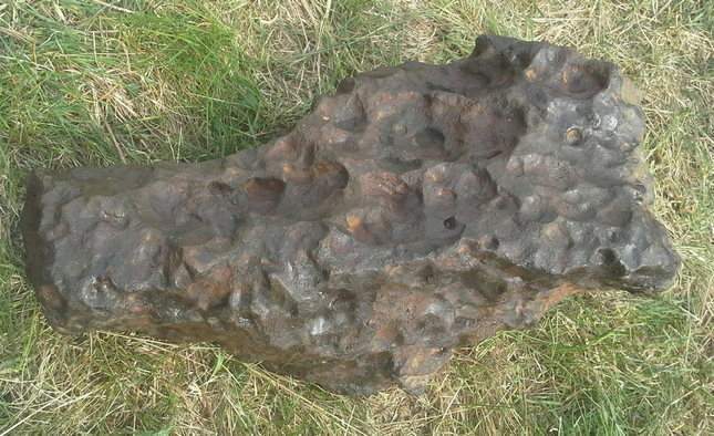 meteorite-weighing-174-kilos-cost-2
